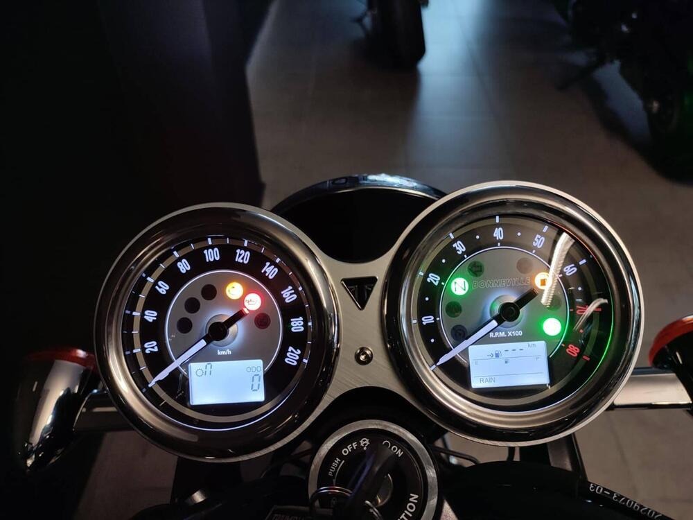 Triumph Bonneville T120 Icon Edition (2025 - 26) (3)