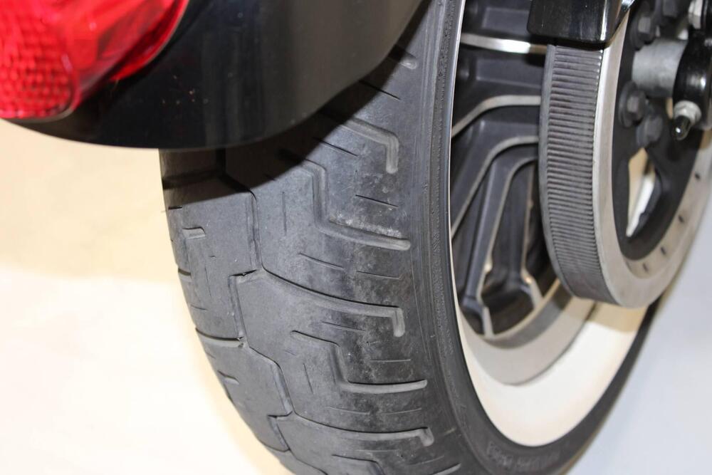 Harley-Davidson 883 R (2006 - 07) - XL 883R (10)