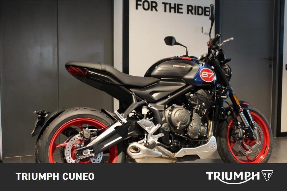 Triumph Trident 660 Triple Tribute Edition (2024) (2)