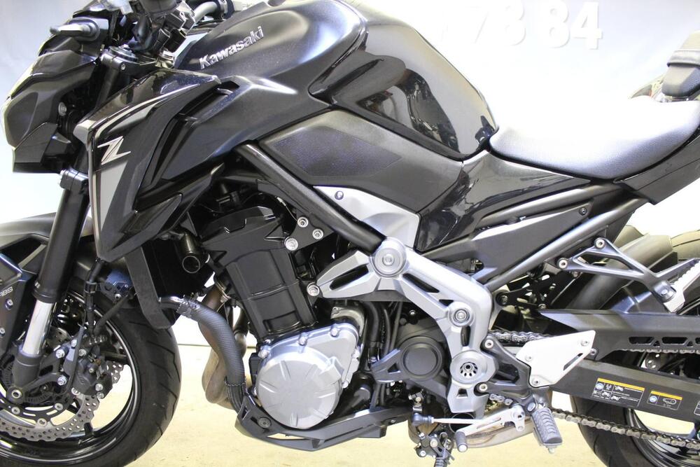 Kawasaki Z 900 (2017 - 18) (16)