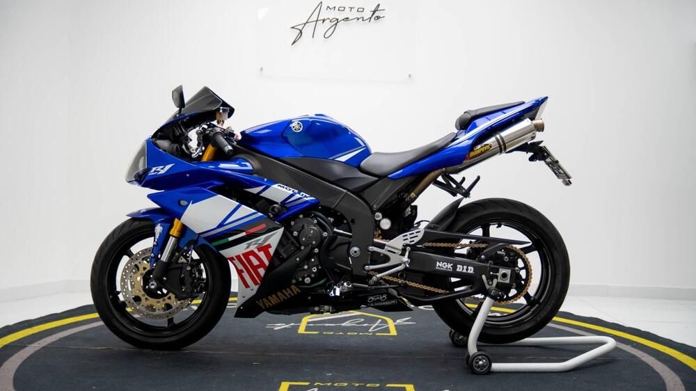 Yamaha YZF R1 (2009 - 11) (7)