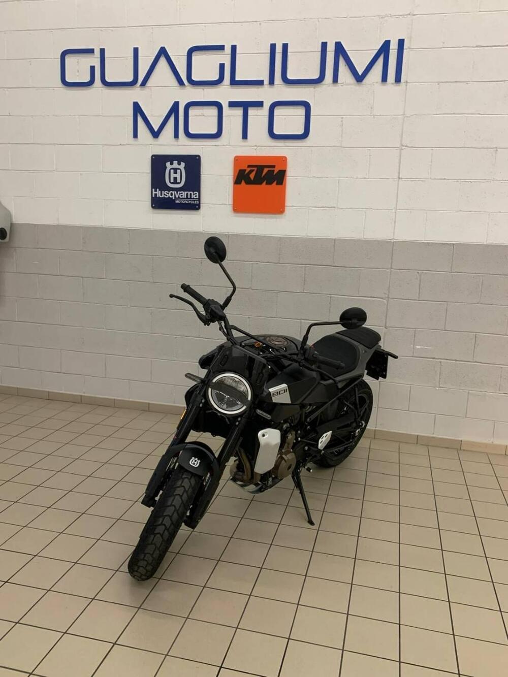 Husqvarna Svartpilen 801 (2024 - 26) (3)