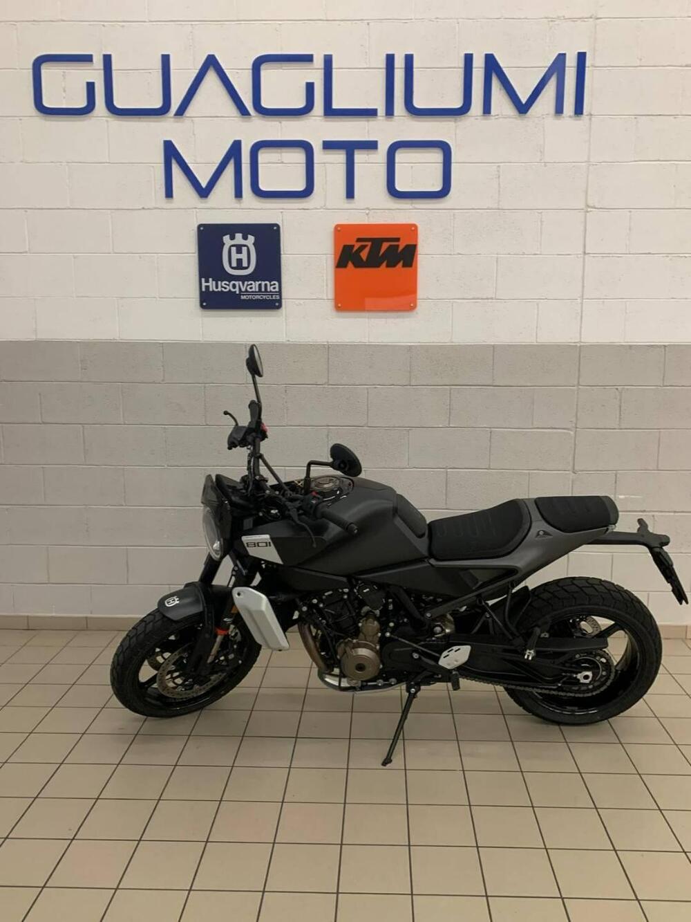 Husqvarna Svartpilen 801 (2024 - 26) (4)