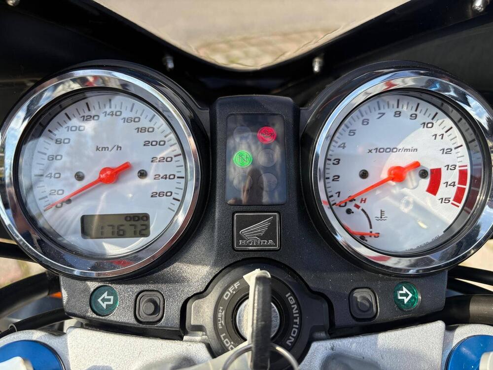 Honda Hornet 600 (2005 - 06) (11)