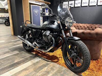 Moto Guzzi V7 II Stone (2015 - 17) usata