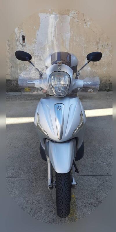 Piaggio Beverly 350 SportTouring ie (2011 - 15) usata