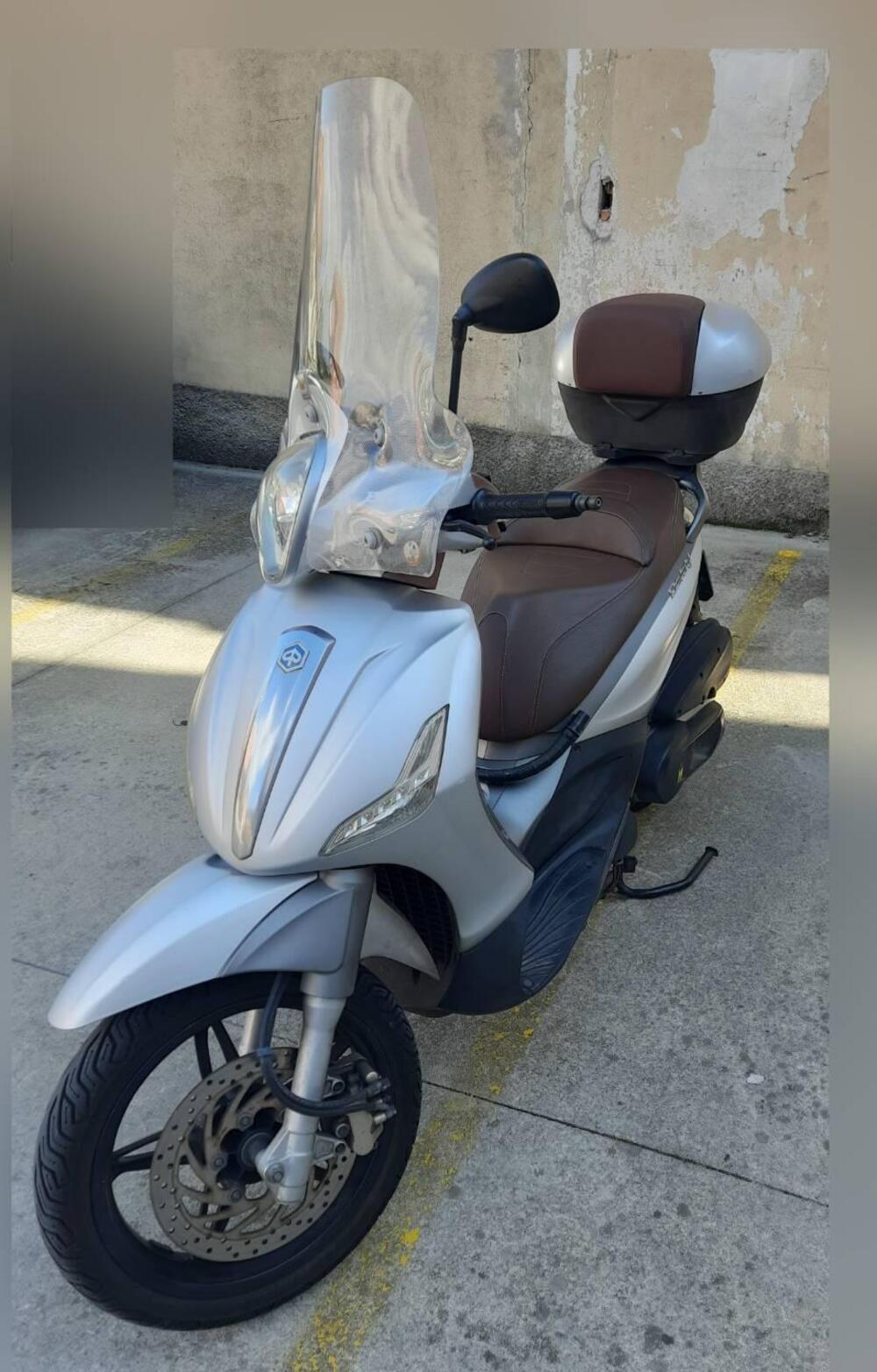 Piaggio Beverly 350 SportTouring ie (2011 - 15) (3)