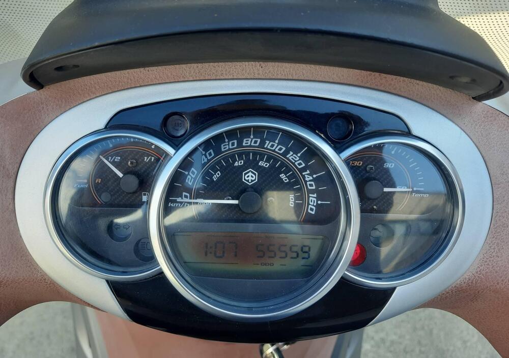 Piaggio Beverly 350 SportTouring ie (2011 - 15) (7)