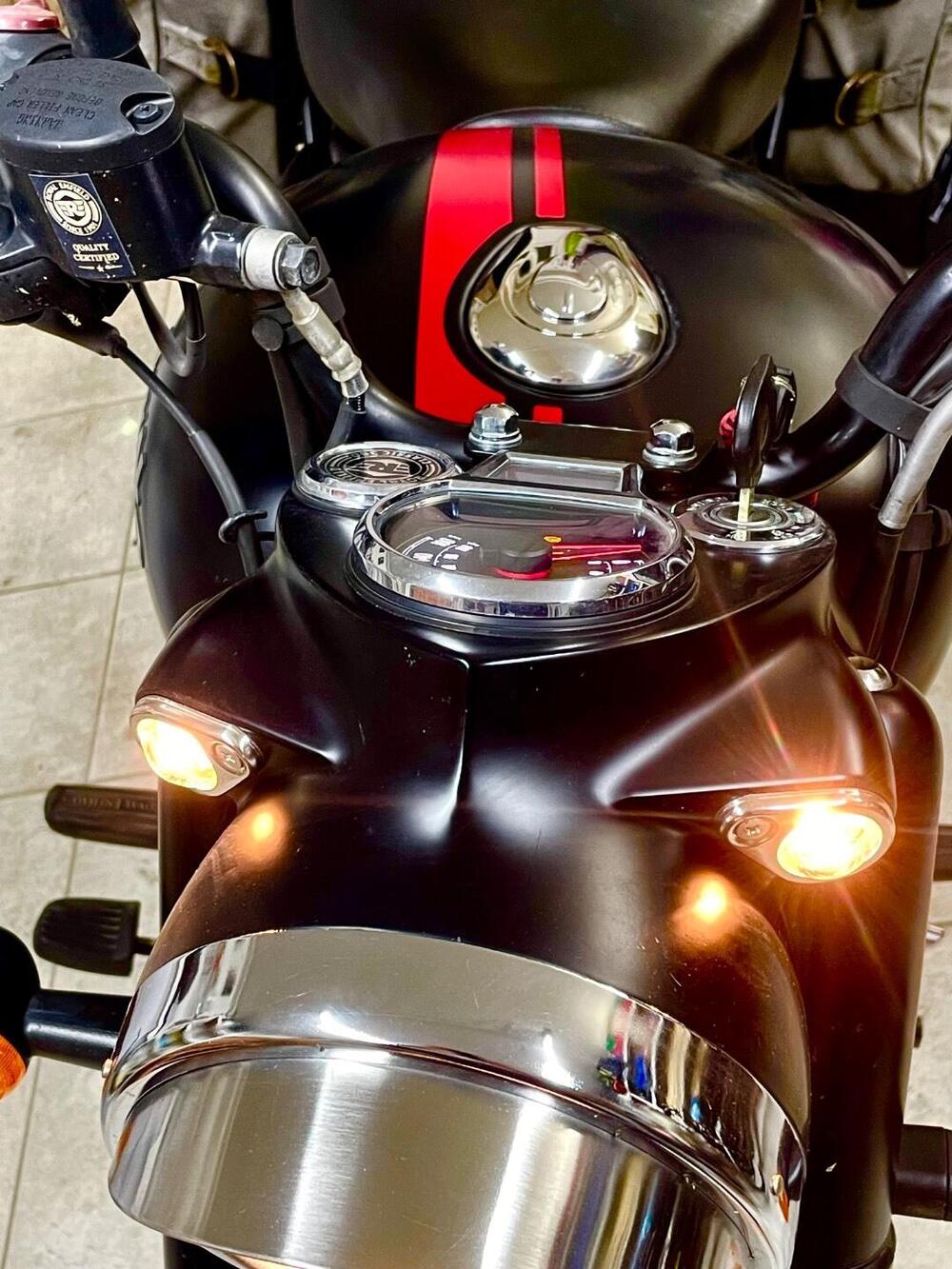 Royal Enfield Classic 350 (2021 - 26) (8)