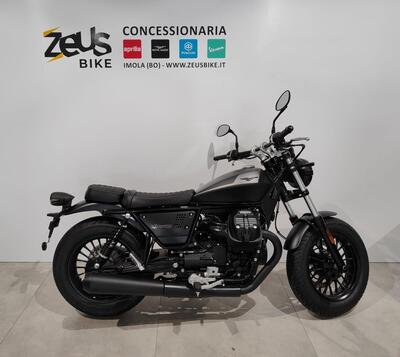 Moto Guzzi V9 Bobber (2021 - 25) nuova