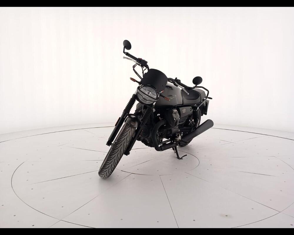 Moto Guzzi V7 Stone (2021 - 24)