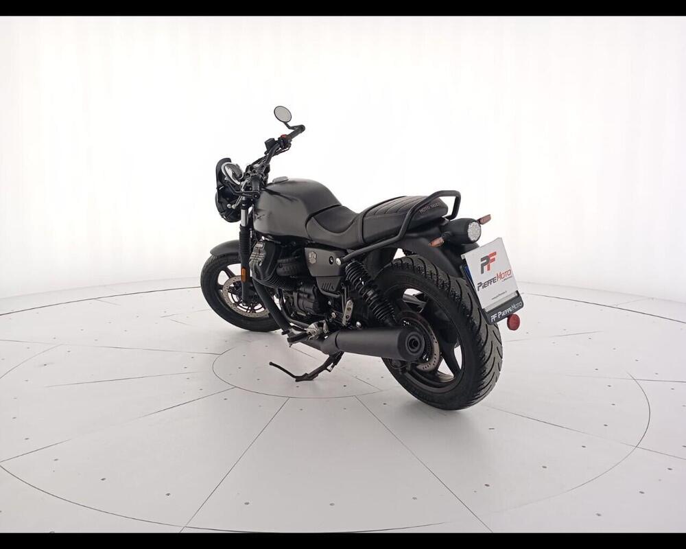 Moto Guzzi V7 Stone (2021 - 24) (3)