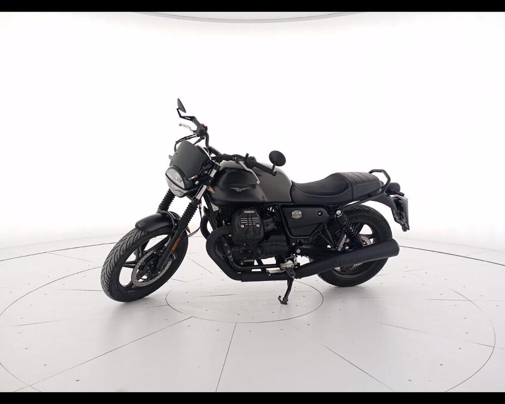 Moto Guzzi V7 Stone (2021 - 24) (2)