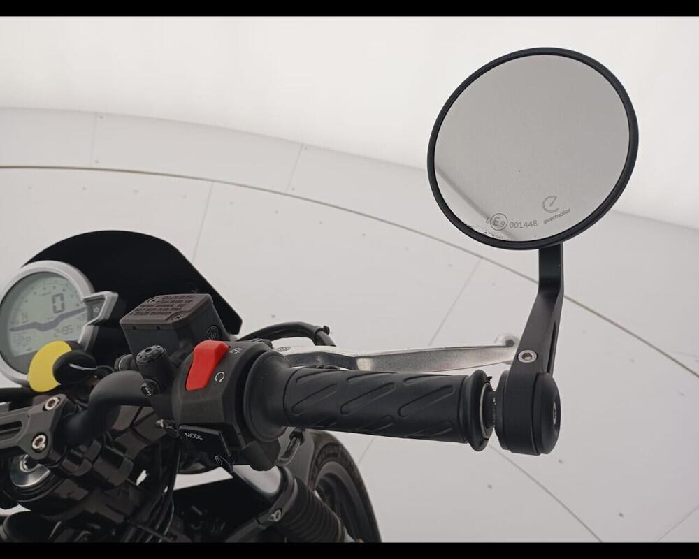 Moto Guzzi V7 Stone (2021 - 24) (12)