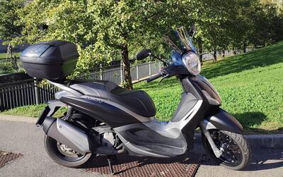 Piaggio Beverly 350 SportTouring ie ABS (2011 - 17) usata