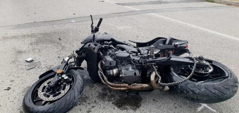 Incidente mortale per il giovane Evan Oscar Delogu, fratello 18enne della conduttrice Andrea