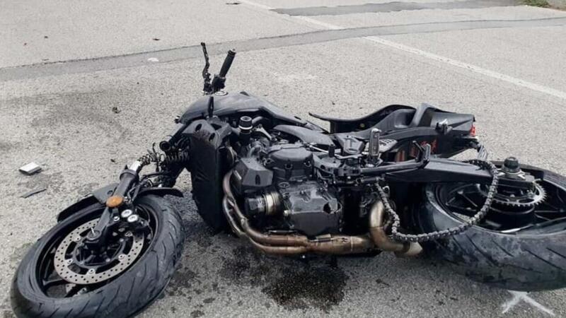 Incidente mortale per il giovane Evan Oscar Delogu, fratello 18enne della conduttrice Andrea