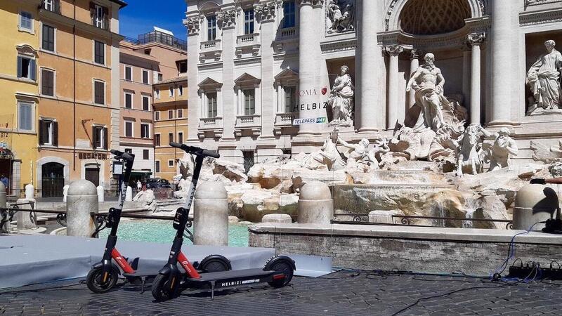 Roma, emergenza monopattini: pericolosi e senza regole