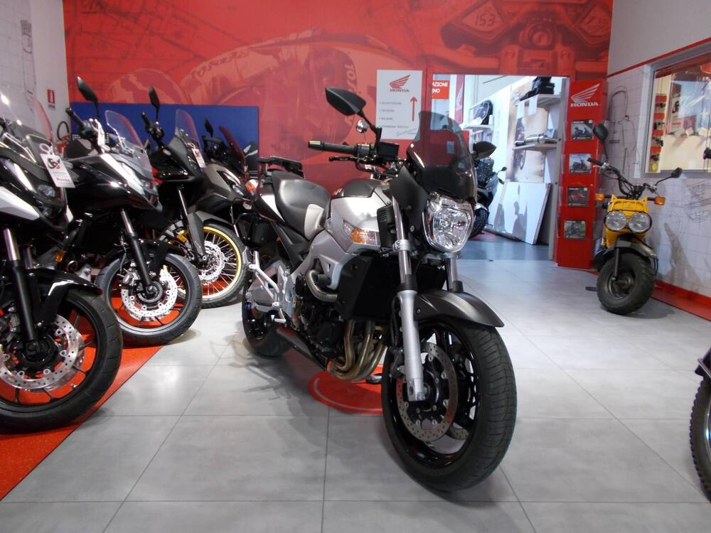 Suzuki GSR 600 (2006 - 11) (8)