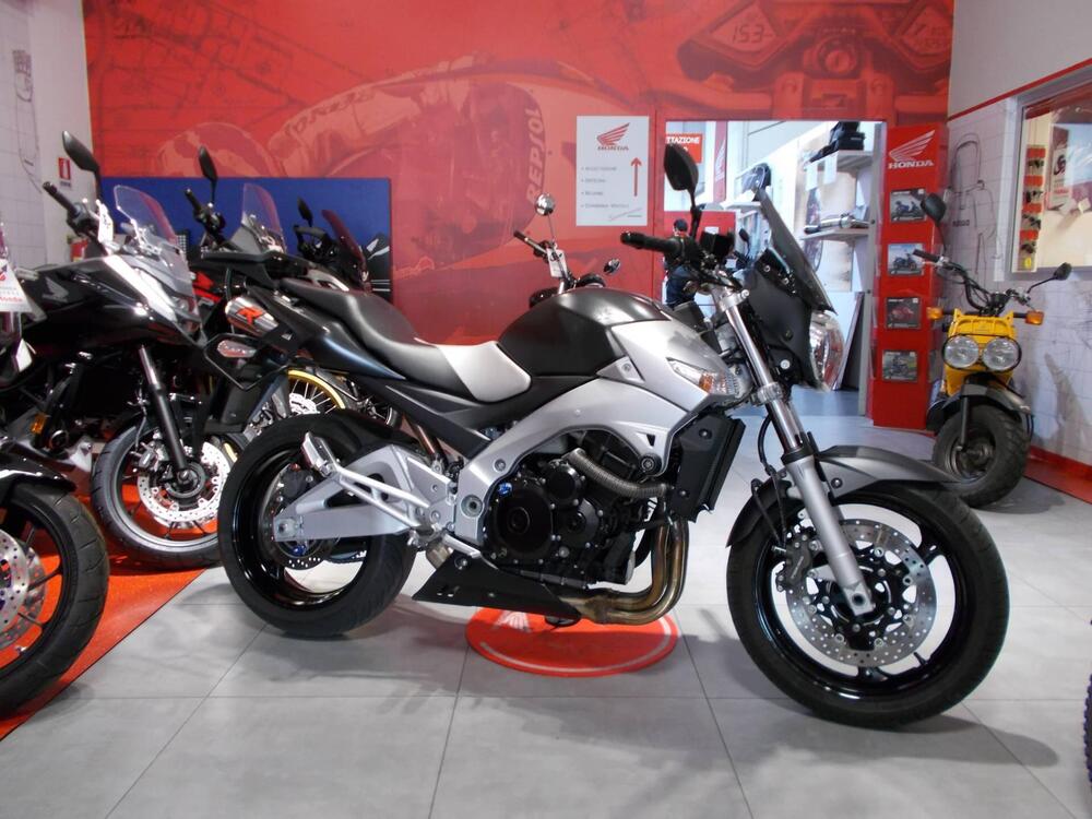 Suzuki GSR 600 (2006 - 11) (10)