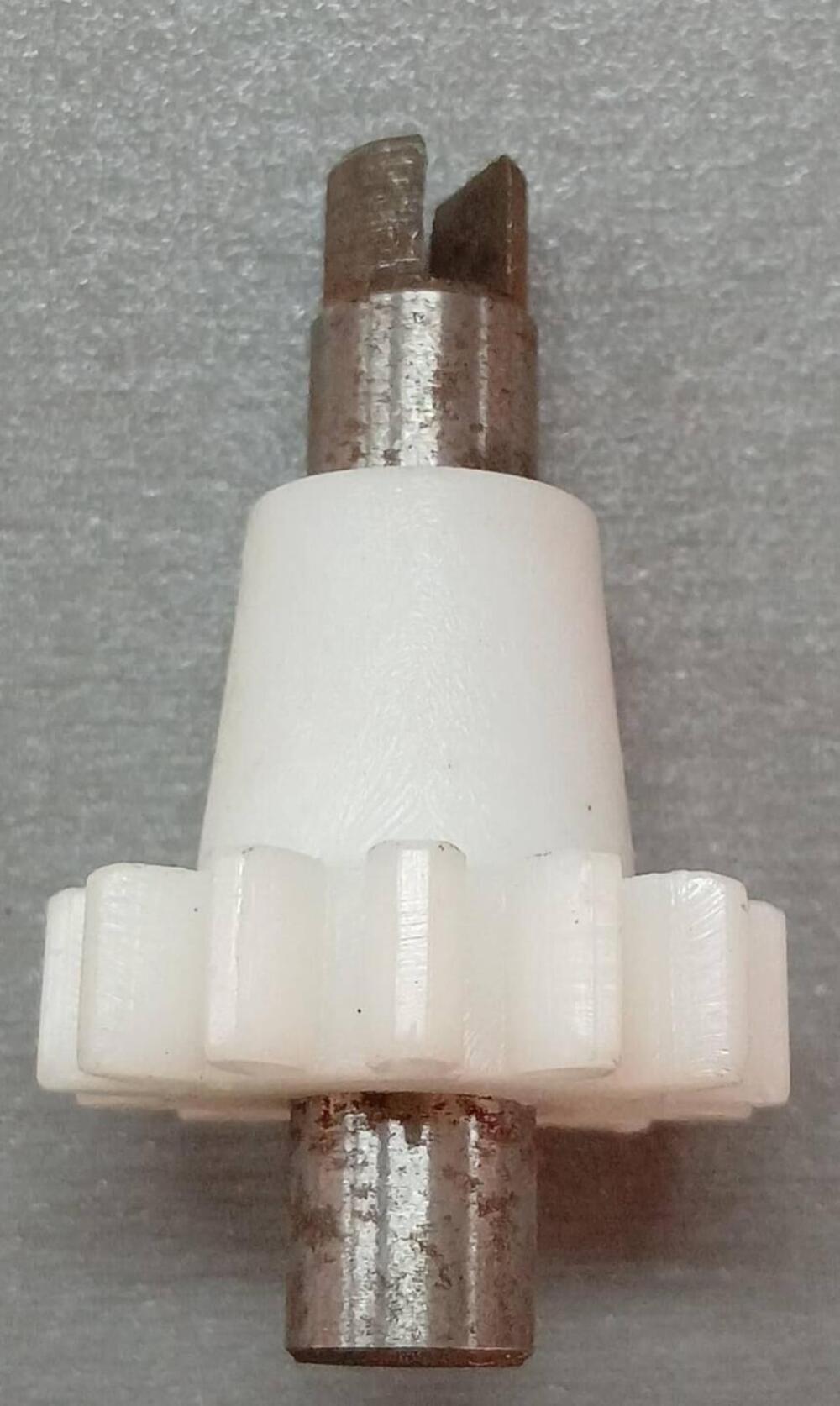 15160KM7700 alberino pompa olio NS 125 Honda