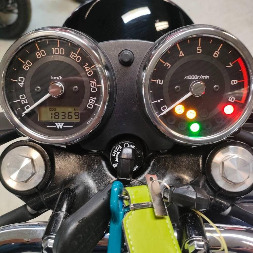 Kawasaki W 800 (2021 - 26) (7)