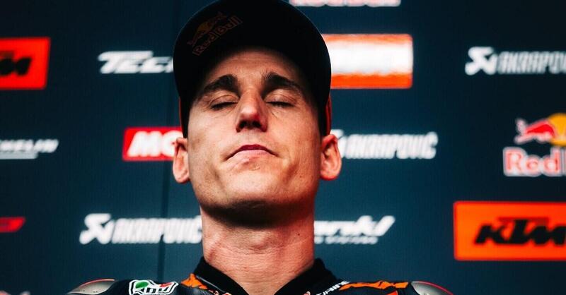 MotoGP 2025. Pol Espargaro spiega il mercato piloti: &quot;Ducati fa il prezzo e ha abbassato lo stipendio di tutti i piloti&quot; [VIDEO]