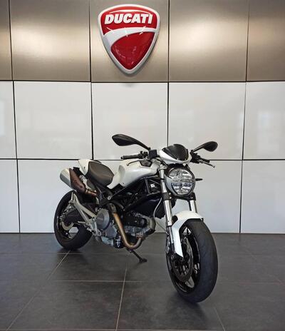 Ducati Monster 696 Plus (2007 - 14) usata