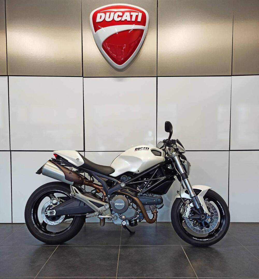 Ducati Monster 696 Plus (2007 - 14) (2)