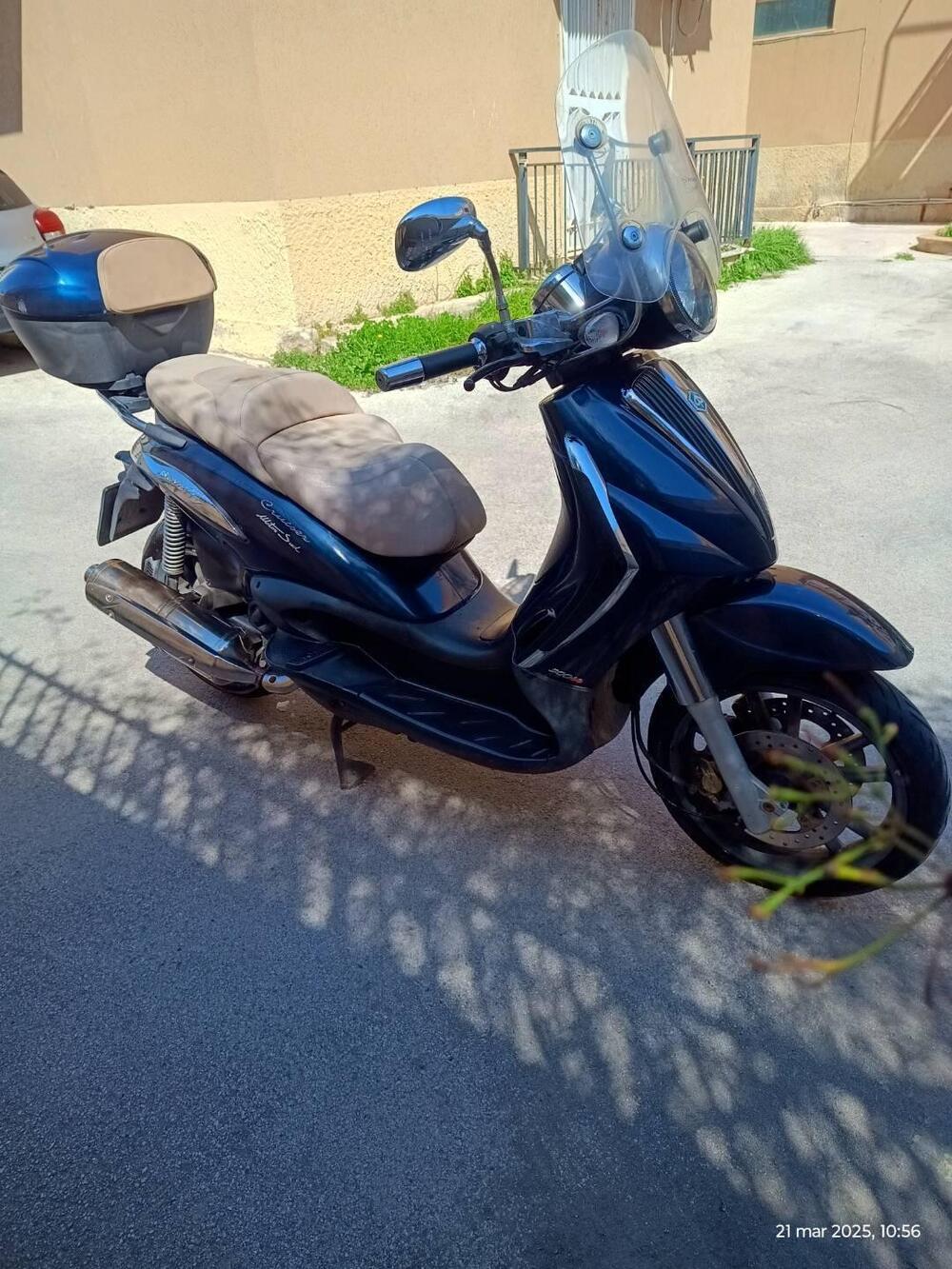 Piaggio Beverly Cruiser 500 (2)