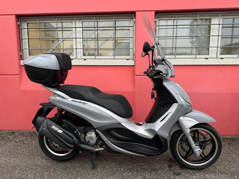 Piaggio Beverly 350 Tourer (2020) (2)