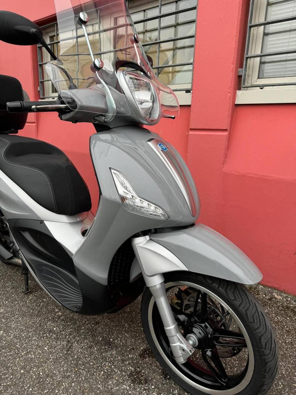 Piaggio Beverly 350 Tourer (2020) (3)