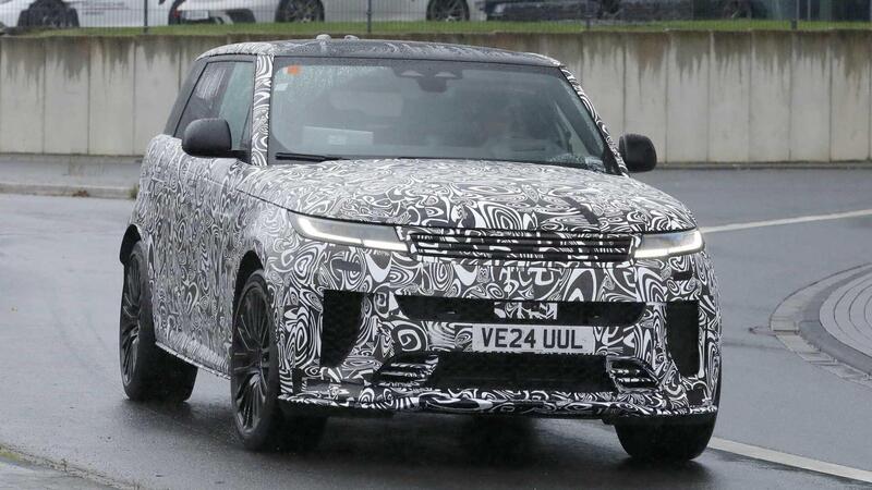 Range Rover Sport SV: arriva il restyling, pi&ugrave; aggressiva e muscolosa che mai [Foto Spia]