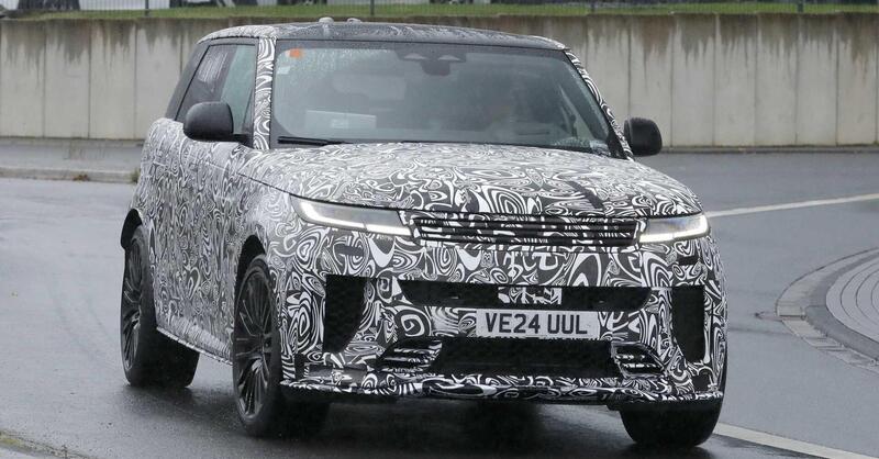 Range Rover Sport SV: arriva il restyling, pi&ugrave; aggressiva e muscolosa che mai [Foto Spia]