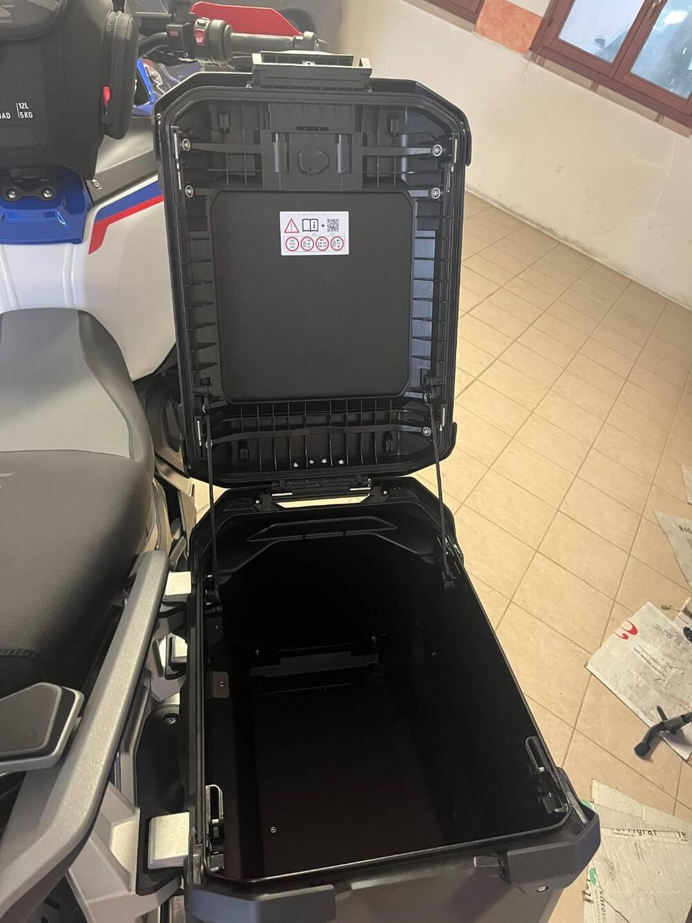 Borsa laterale dx BMW R1300 GS Adventur (7)