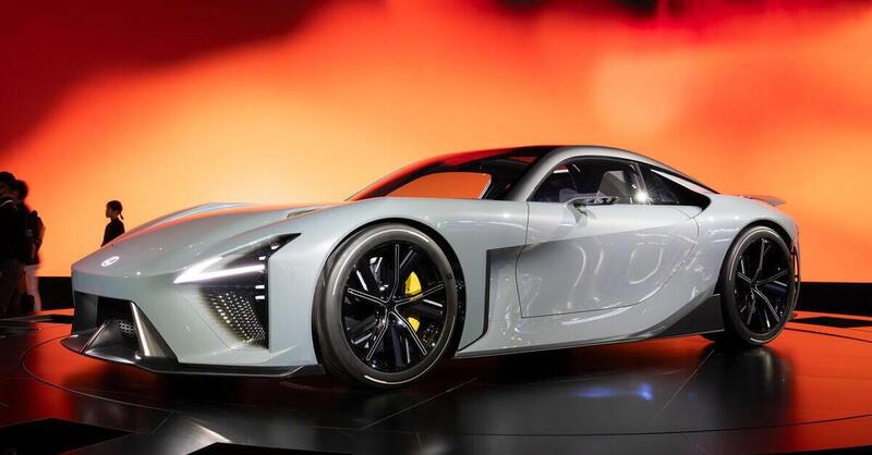 Toyota prepara la rivoluzione: nel 2027 arriva l’auto elettrica con batteria allo stato solido