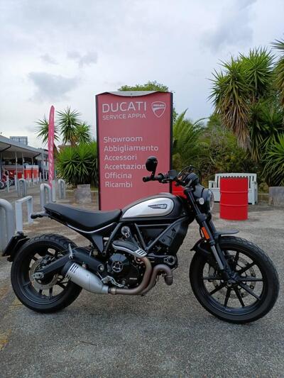 Ducati Scrambler 800 Icon Dark (2021 - 22) usata