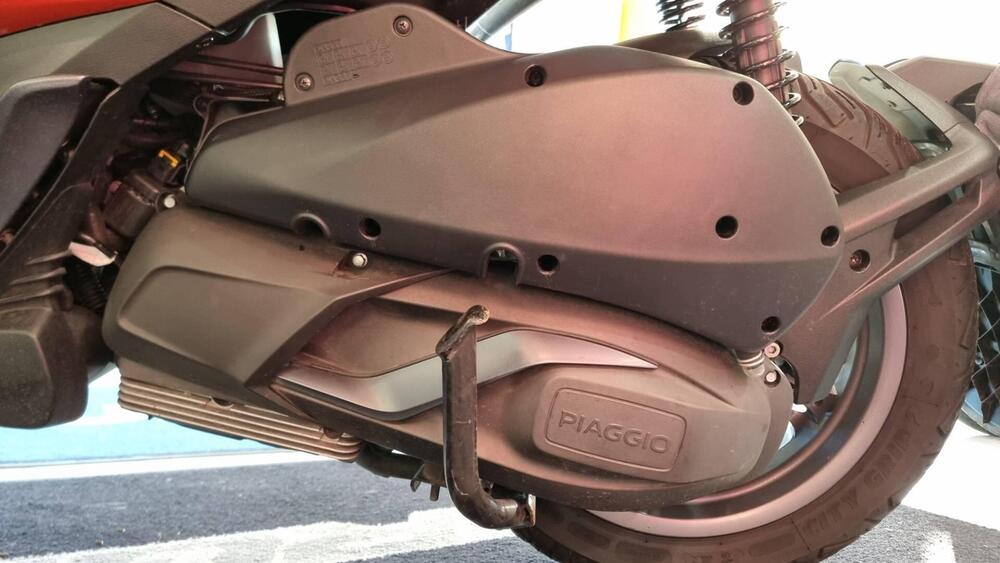 Piaggio Beverly 300 Hpe (2021) (9)