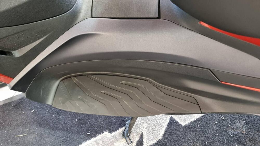 Piaggio Beverly 300 Hpe (2021) (14)