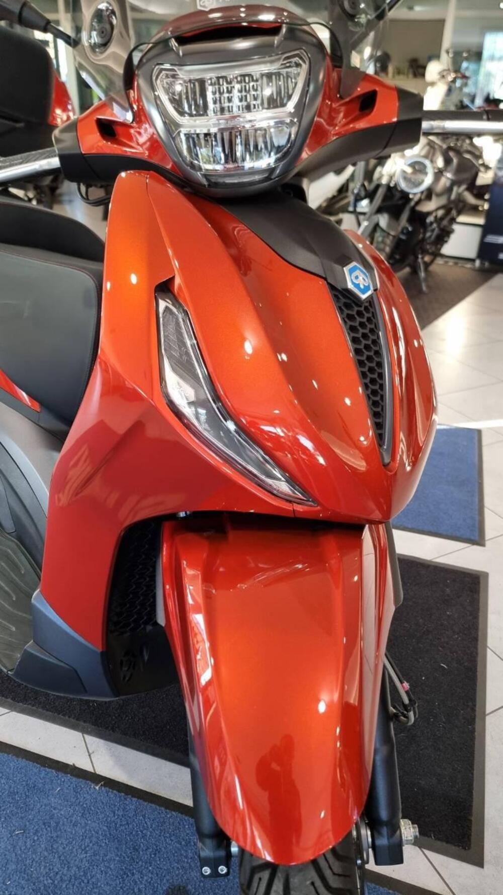 Piaggio Beverly 300 Hpe (2021) (6)