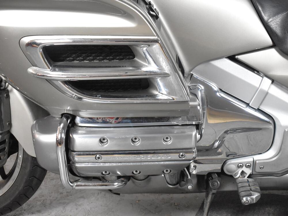 Honda GL 1800 Gold Wing (2000 - 05) (16)