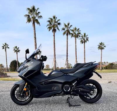 Yamaha T-Max 560 Tech Max (2022 - 24) usata