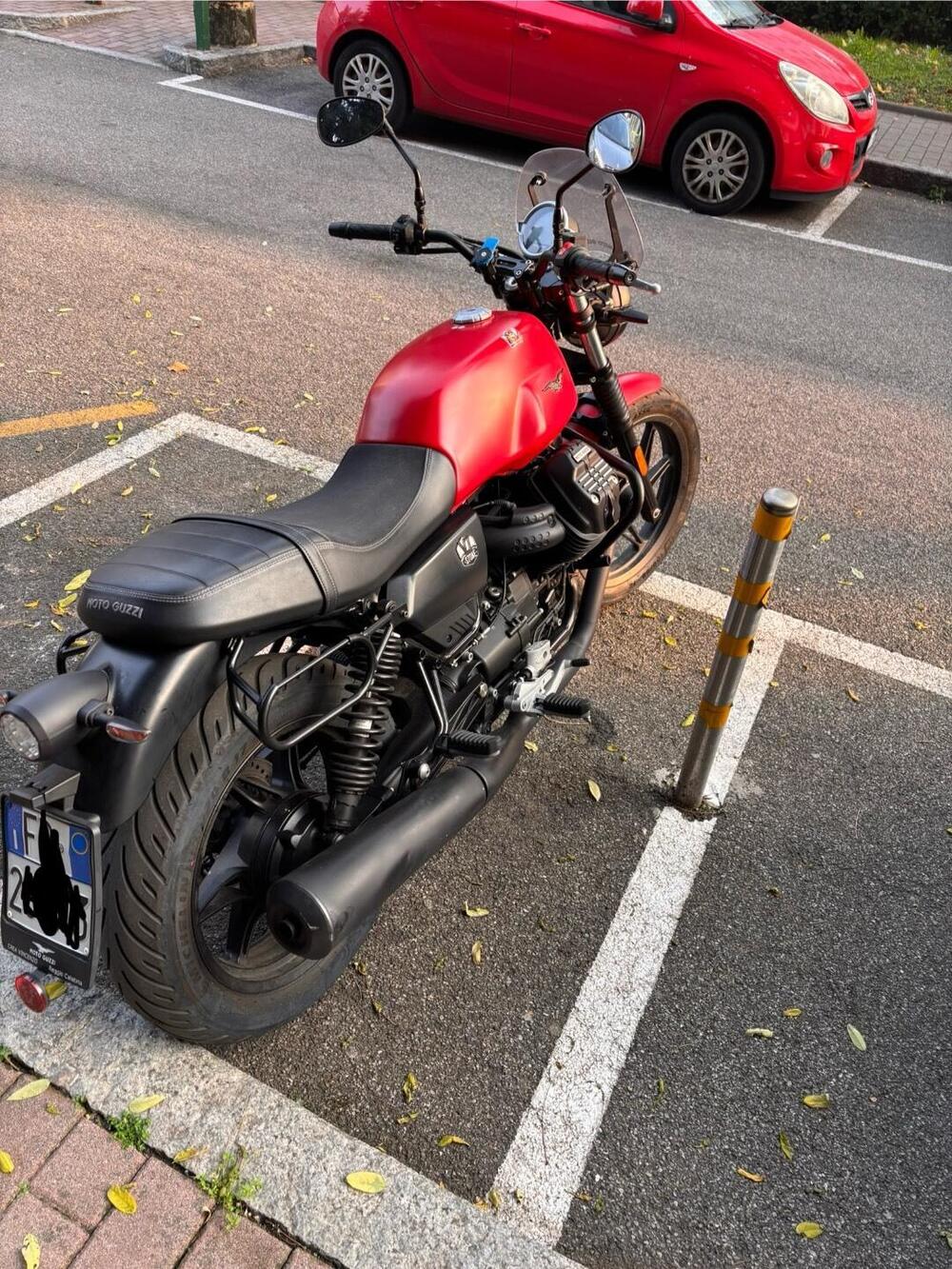 Moto Guzzi V7 Stone (2021 - 24) (3)