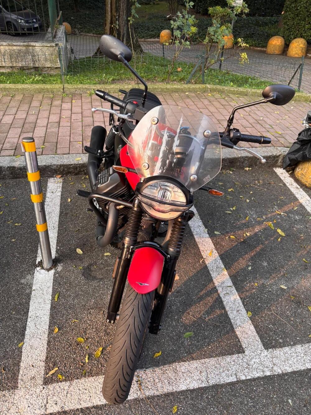 Moto Guzzi V7 Stone (2021 - 24) (7)