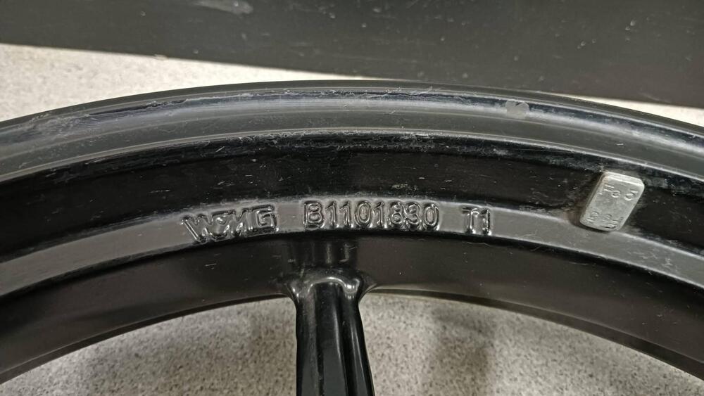 DUCATI SCRAMBLER 800 CERCHI ORIGINALI (2)