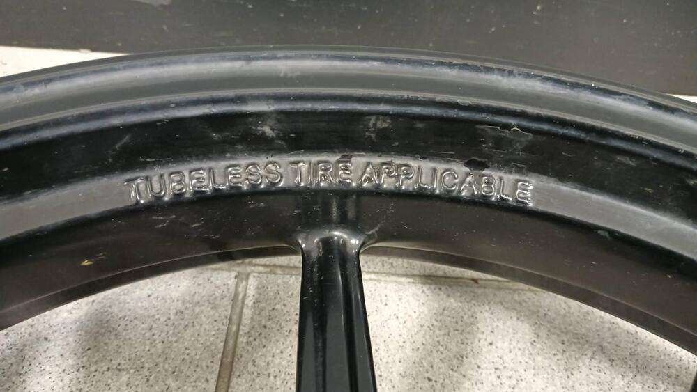 DUCATI SCRAMBLER 800 CERCHI ORIGINALI (3)