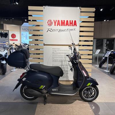 Vespa GTS 300 Super Tech (2023 - 24) usata
