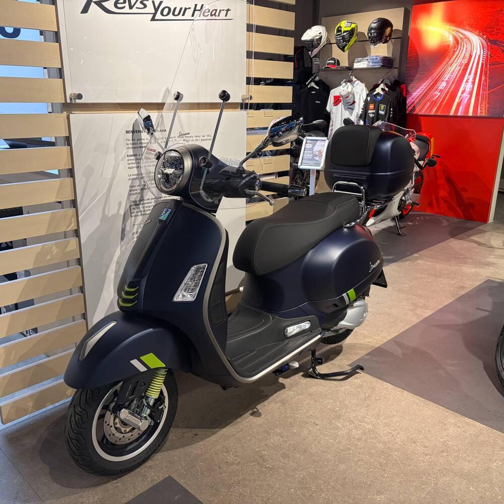 Vespa GTS 300 Super Tech (2023 - 24) (9)
