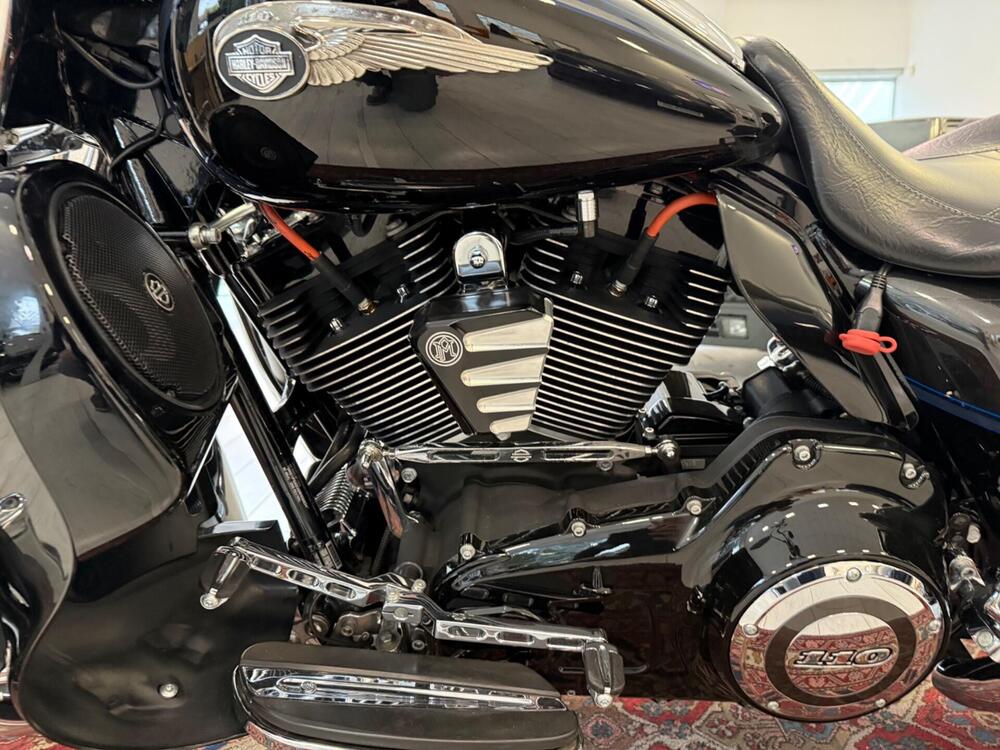 Harley-Davidson 1800 Road King (2012 - 13) - FLHRSE (7)