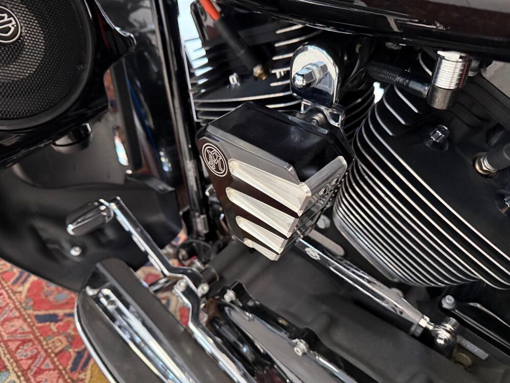 Harley-Davidson 1800 Road King (2012 - 13) - FLHRSE (14)